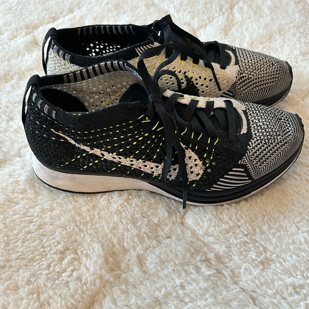 Nike Flyknit Racer - Picture 7 of 7